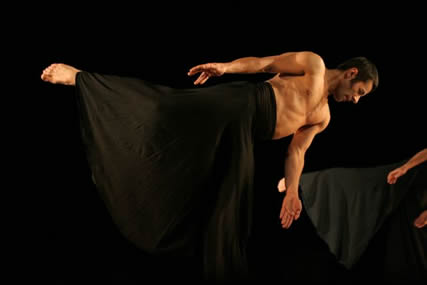 Fine 5 Dance Theatre � Wanderers �